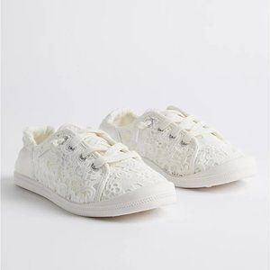 TORRID RILEY SNEAKER - WHITE CROCHET (WW)  9W